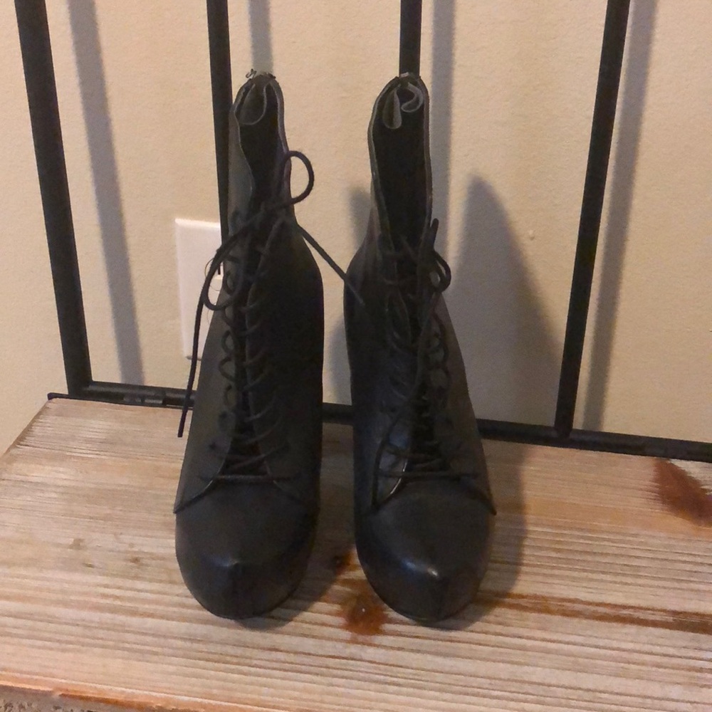 Black Boots